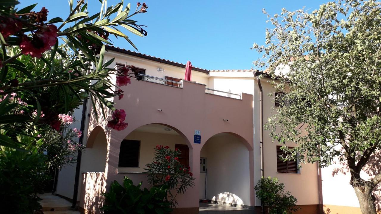 Apartmani Mia Ližnjan 외부 사진